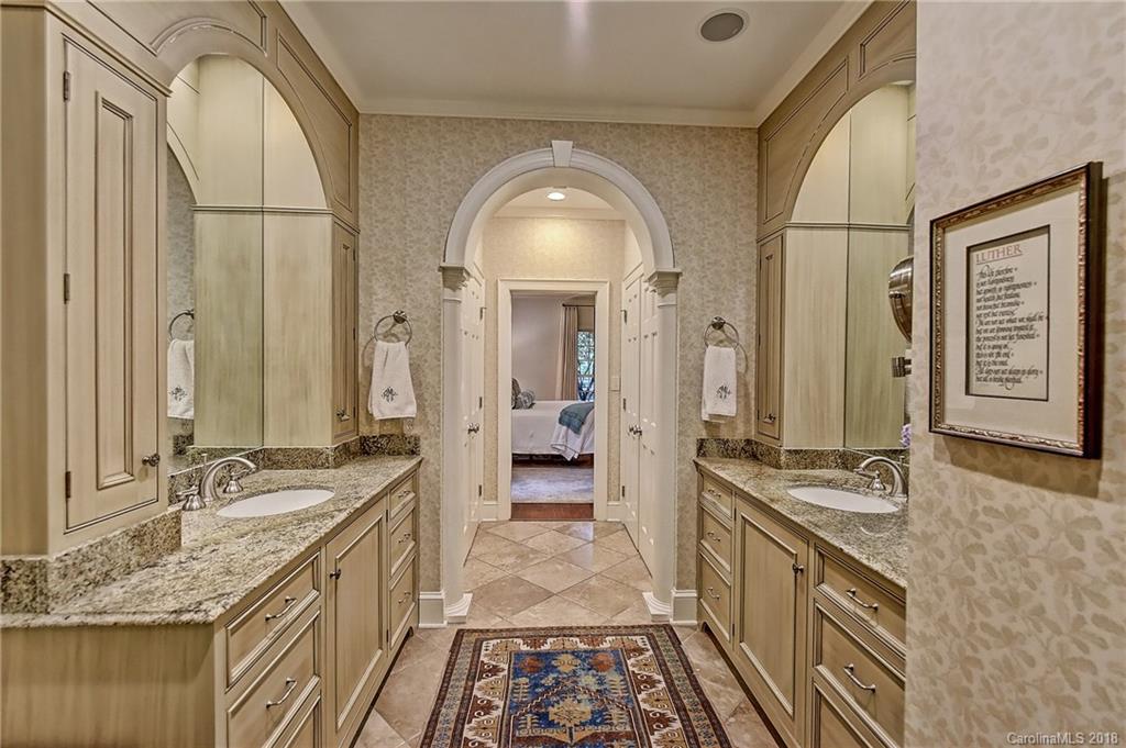 2700 Beretania Circle Charlotte NC 28211