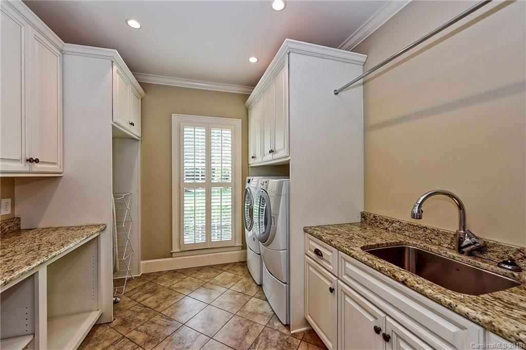 2700 Beretania Circle Charlotte NC 28211