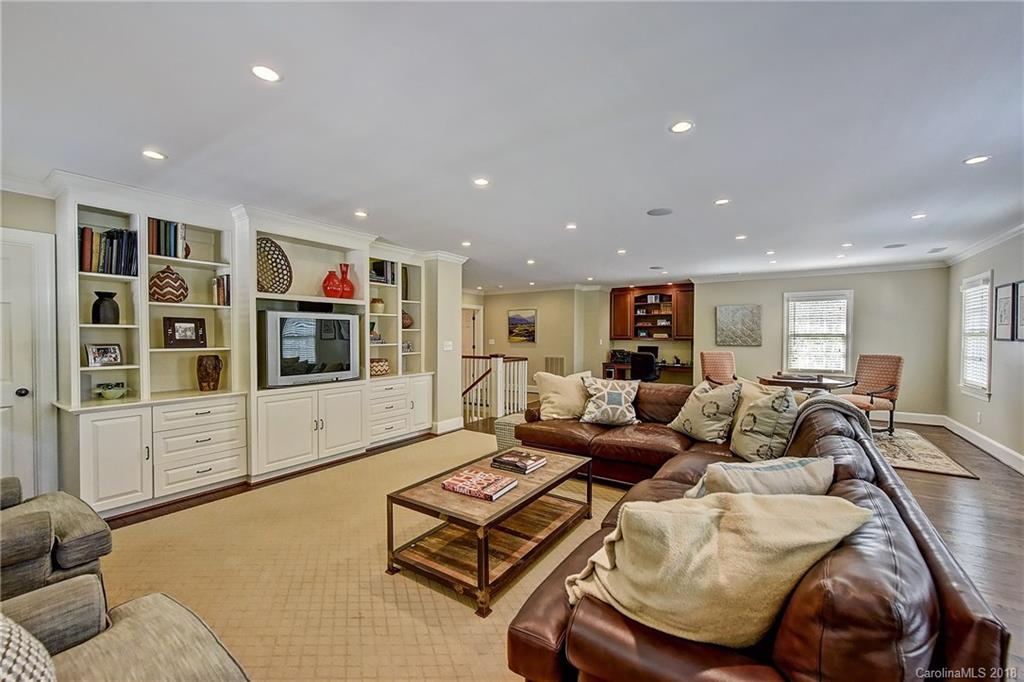 2700 Beretania Circle Charlotte NC 28211