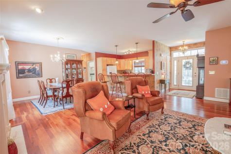 102 Fish Hawk Drive Hendersonville NC 28739