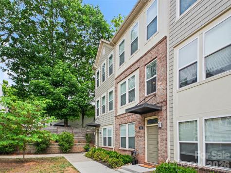2011 Federation Court Charlotte NC 28205
