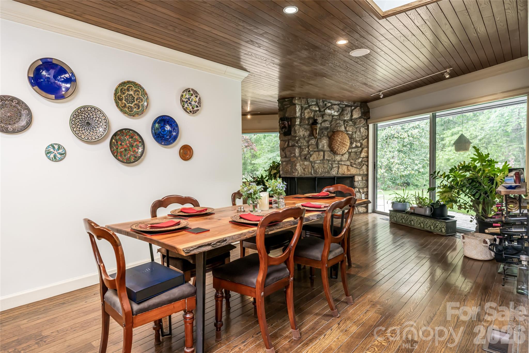 18 Forest Road Asheville NC 28803