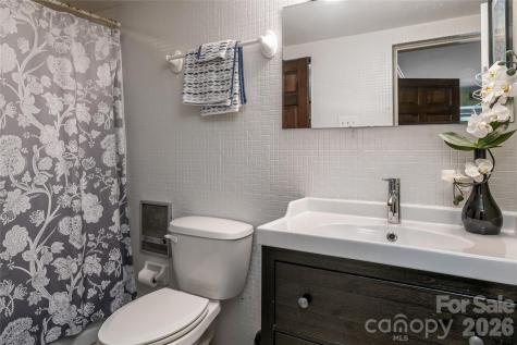18 Forest Road Asheville NC 28803