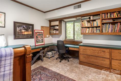 18 Forest Road Asheville NC 28803