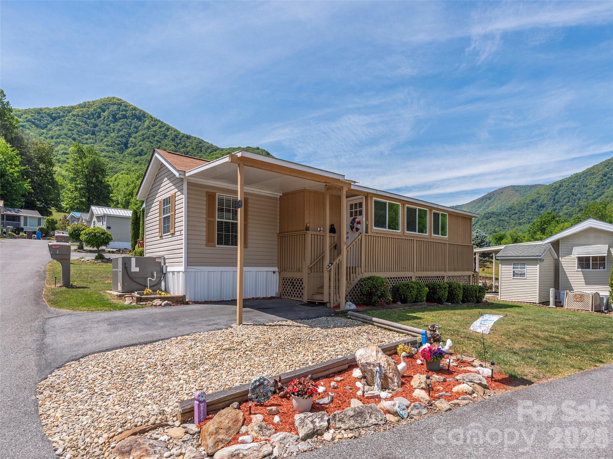 4 Levi Downs Maggie Valley NC 28751