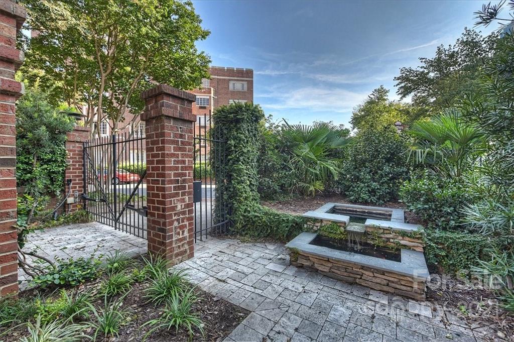 303 Settlers Lane Charlotte NC 28202