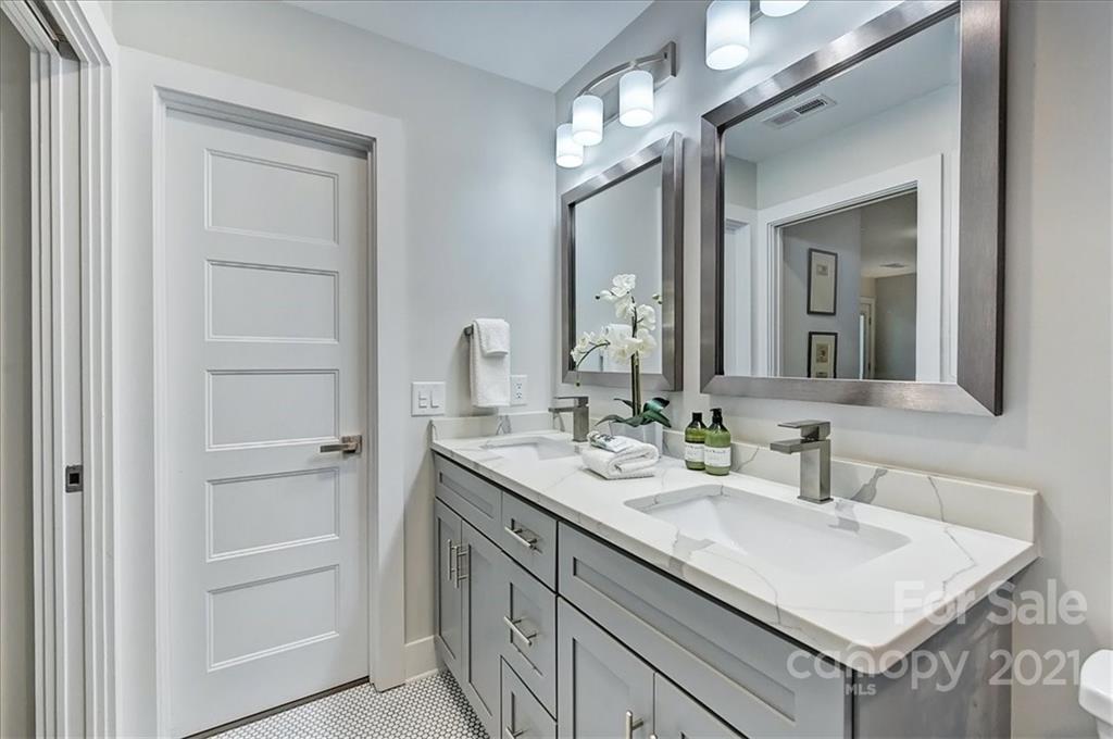303 Settlers Lane Charlotte NC 28202