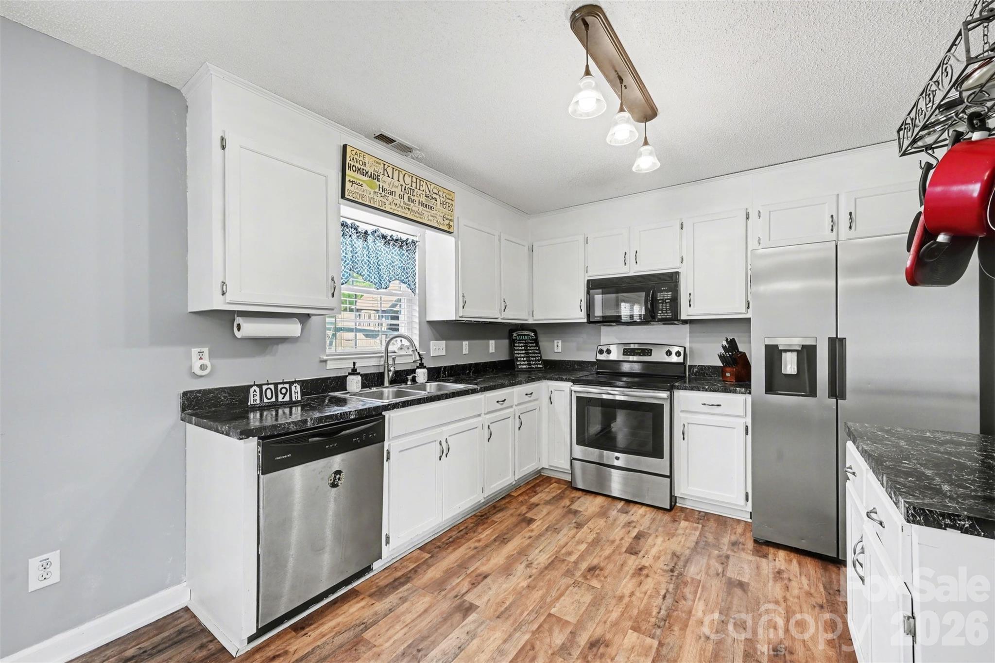 353 Woodlawn Avenue Mount Holly NC 28120