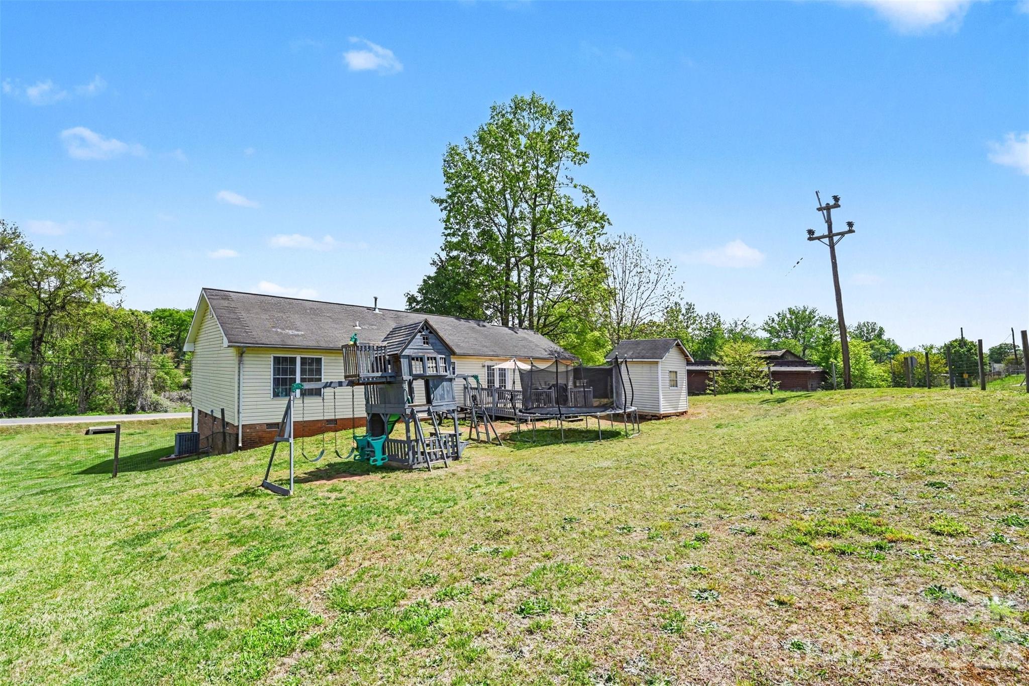 353 Woodlawn Avenue Mount Holly NC 28120