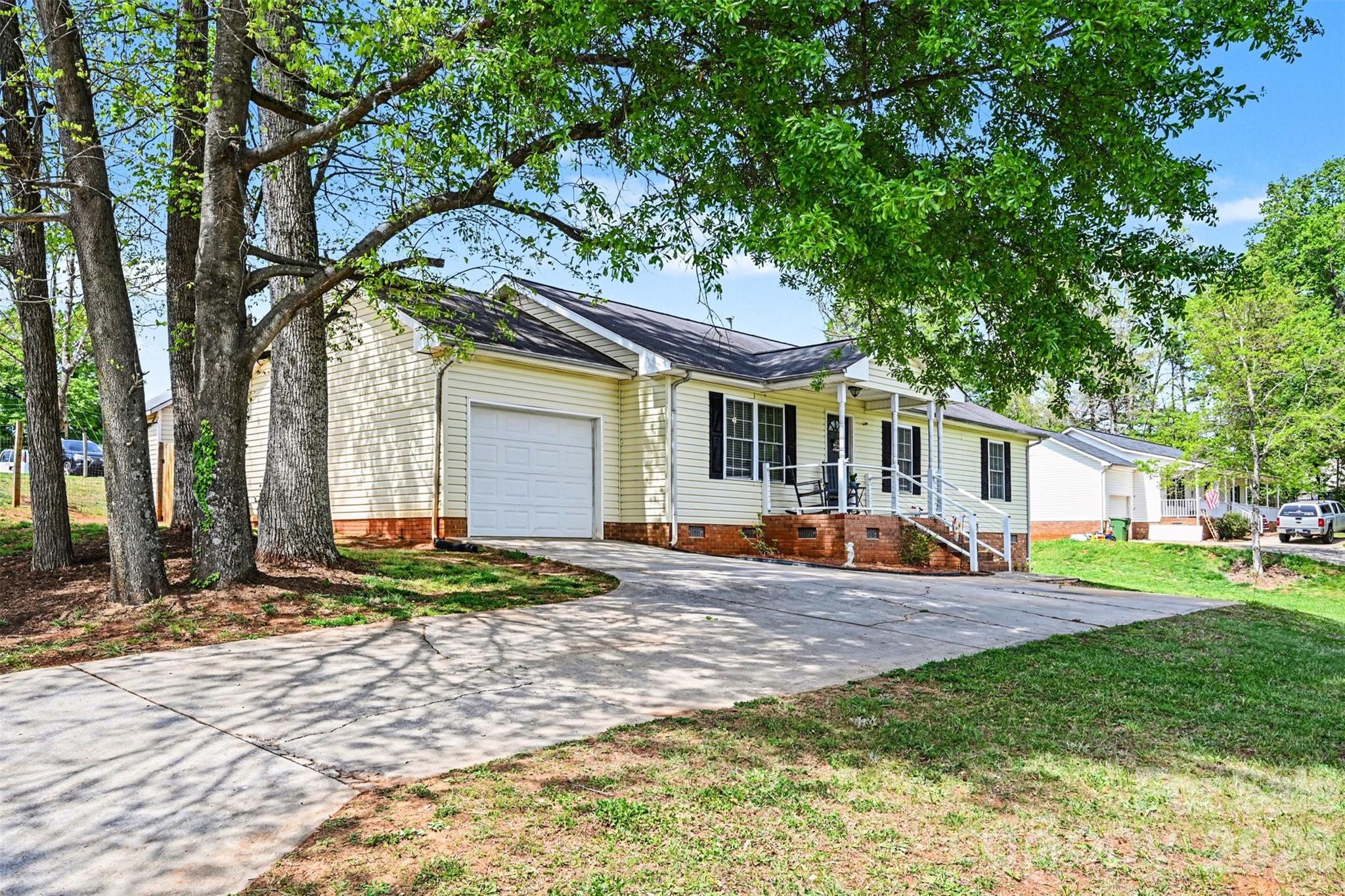 353 Woodlawn Avenue Mount Holly NC 28120
