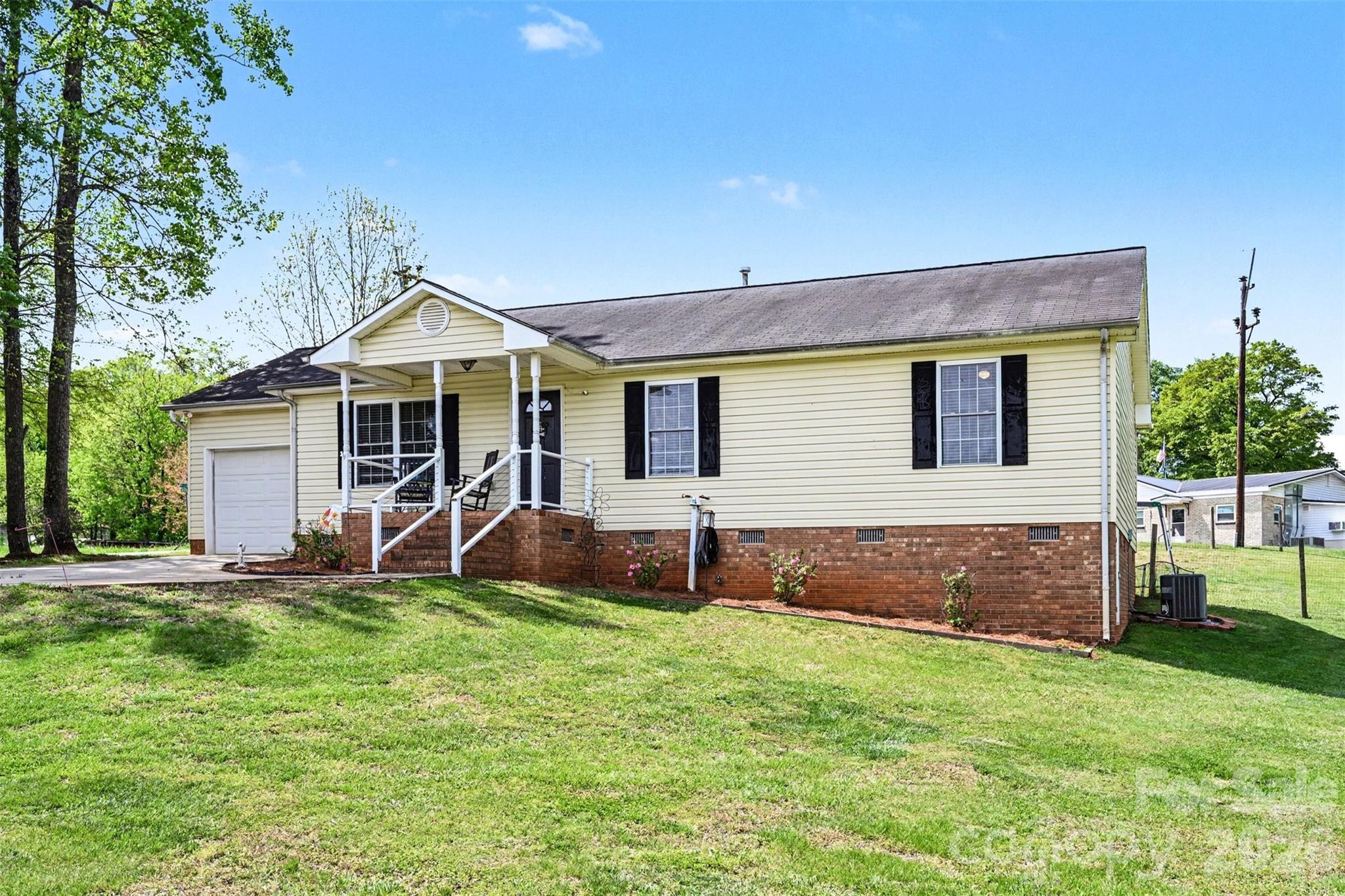 353 Woodlawn Avenue Mount Holly NC 28120