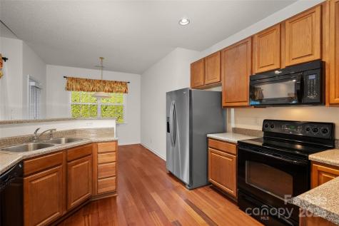 2 Thornwood Court Arden NC 28704