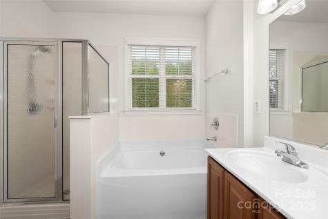 2 Thornwood Court Arden NC 28704