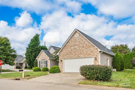 2 Thornwood Court Arden NC 28704
