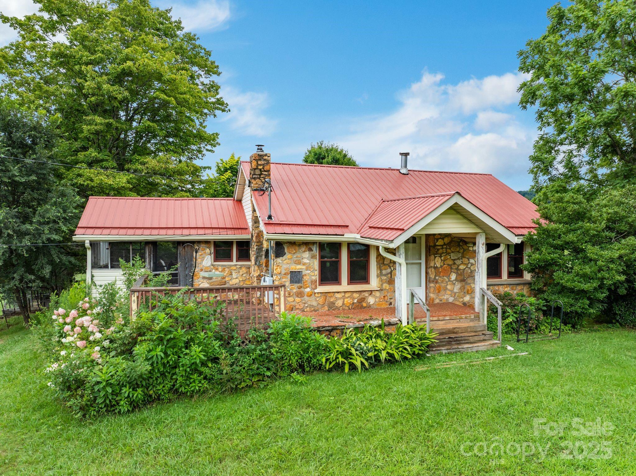 61 Brooks Branch Road Leicester NC 28748