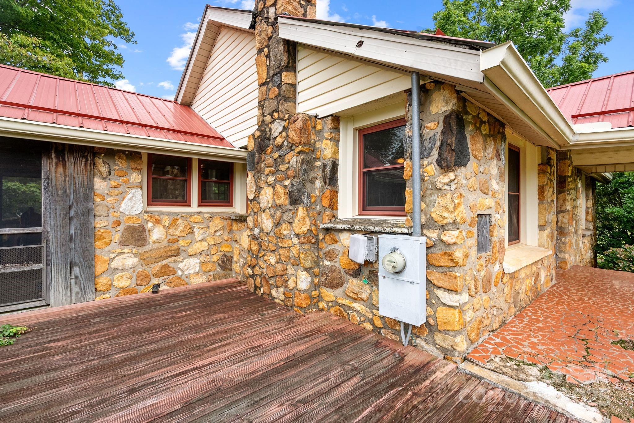 61 Brooks Branch Road Leicester NC 28748