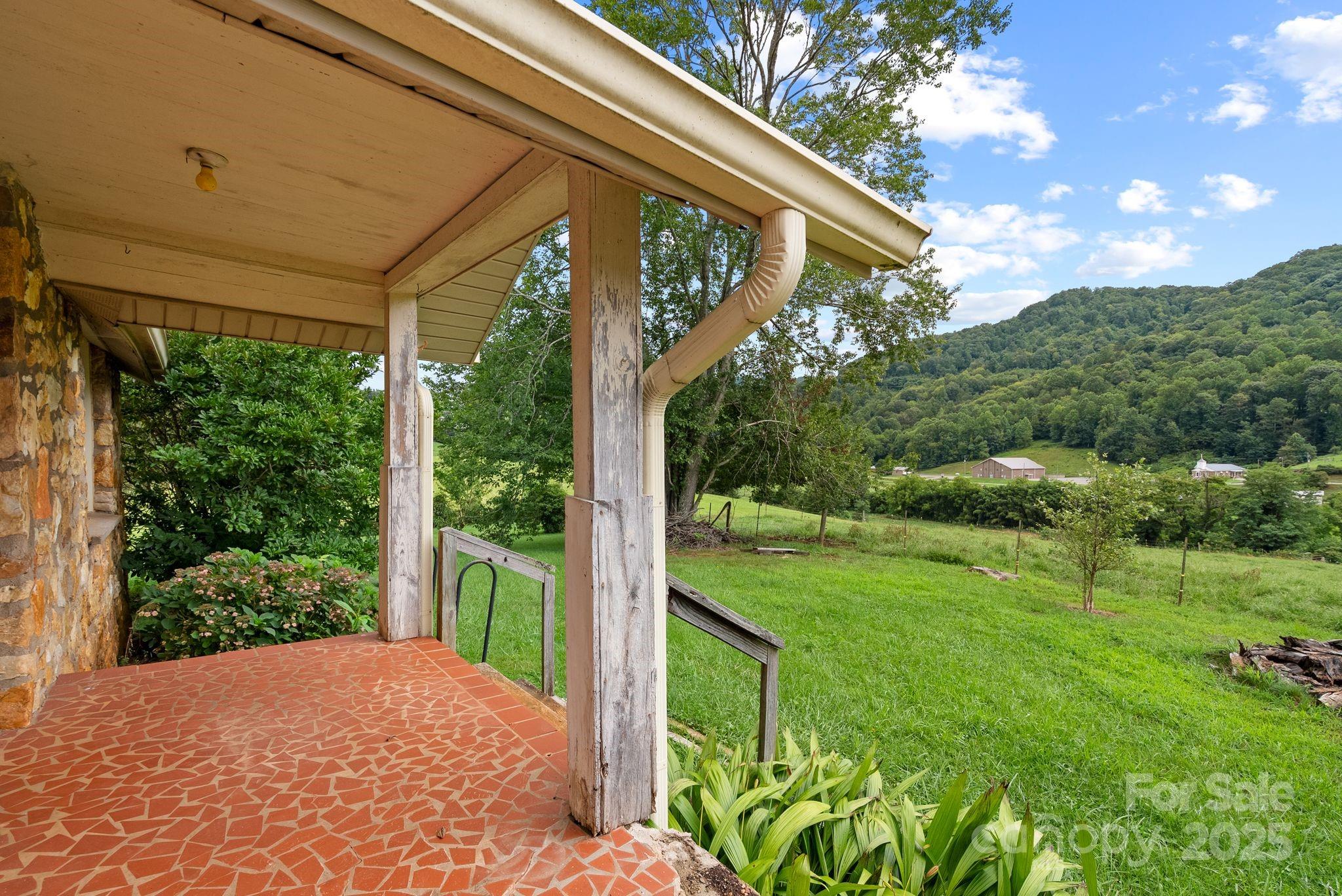 61 Brooks Branch Road Leicester NC 28748