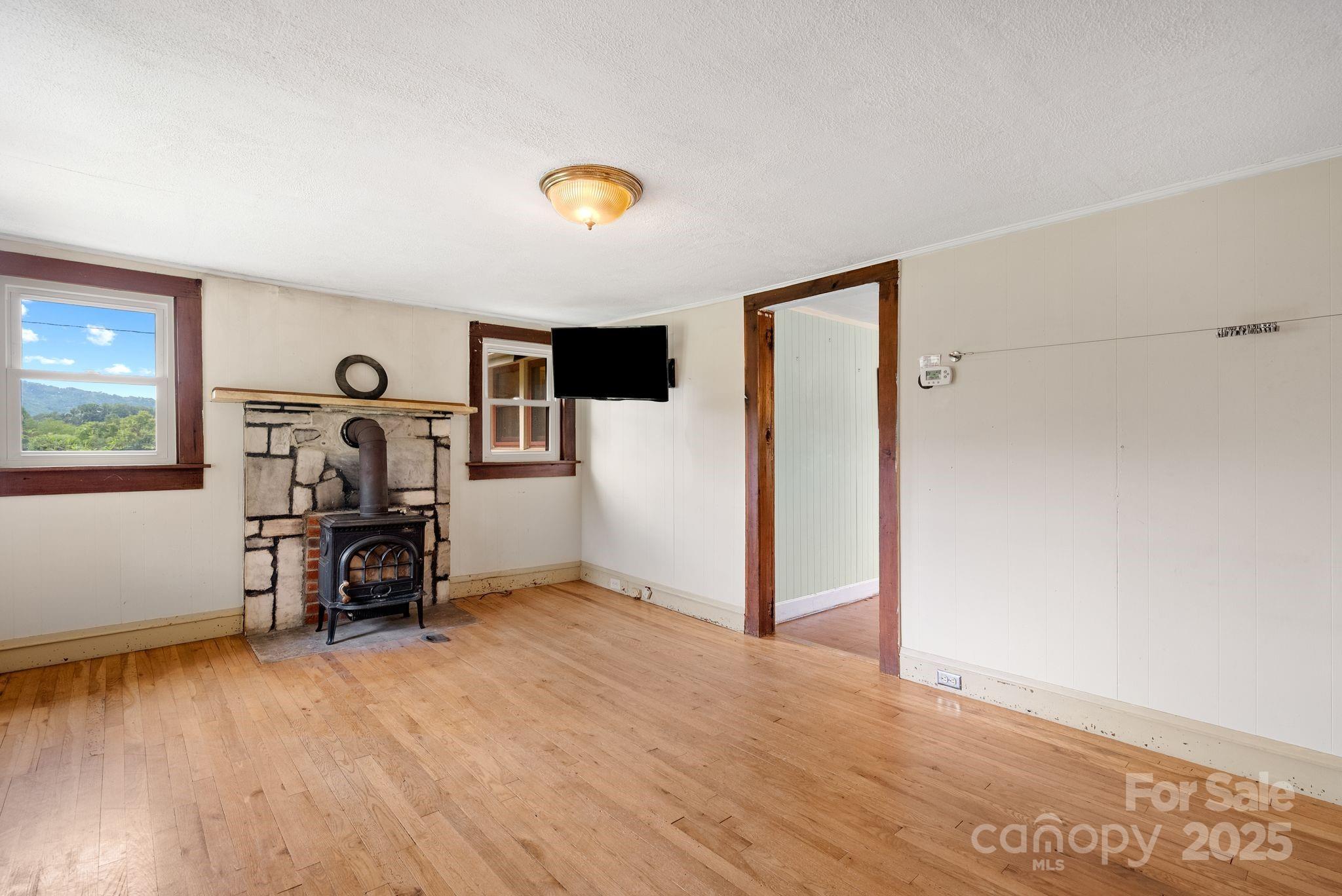 61 Brooks Branch Road Leicester NC 28748