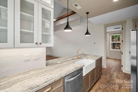 8 Heartleaf Circle Arden NC 28704