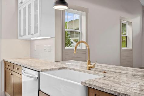 8 Heartleaf Circle Arden NC 28704