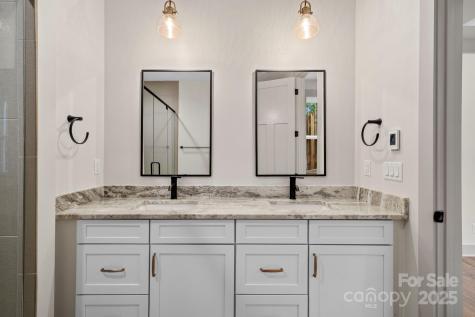 8 Heartleaf Circle Arden NC 28704