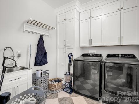 24 Chapel Hill Lane Leicester NC 28748