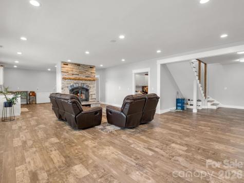 24 Chapel Hill Lane Leicester NC 28748