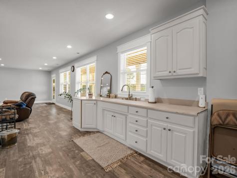 24 Chapel Hill Lane Leicester NC 28748