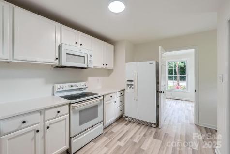 1224 E Woodlawn Road Charlotte NC 28209