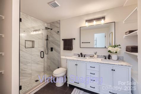 1224 E Woodlawn Road Charlotte NC 28209