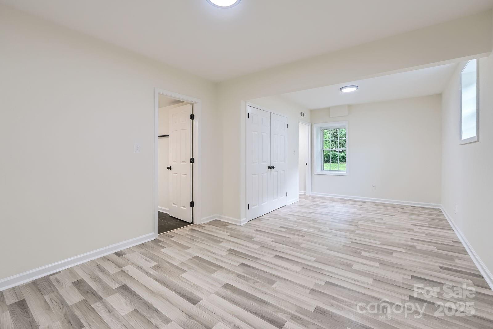 1224 E Woodlawn Road Charlotte NC 28209