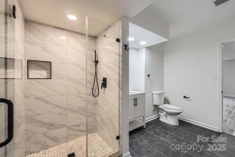 1224 E Woodlawn Road Charlotte NC 28209