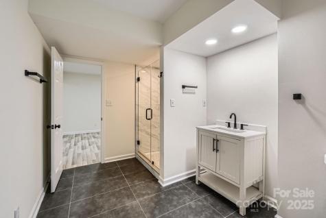 1224 E Woodlawn Road Charlotte NC 28209