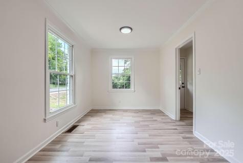 1224 E Woodlawn Road Charlotte NC 28209