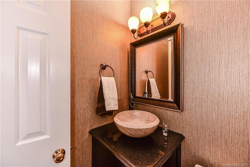 10127 Balmoral Circle Charlotte NC 28210