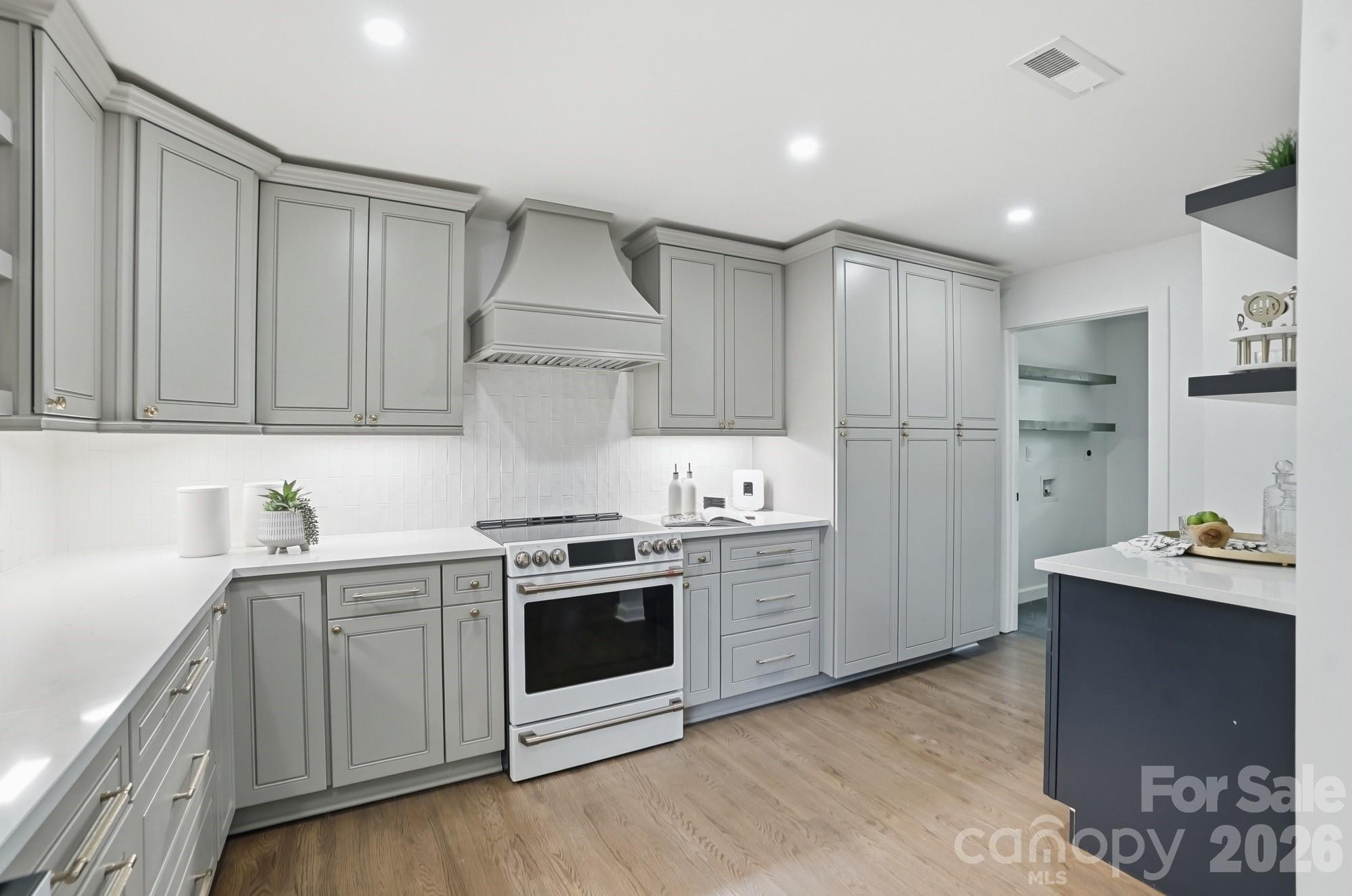 4017 Leeds Drive Charlotte NC 28205