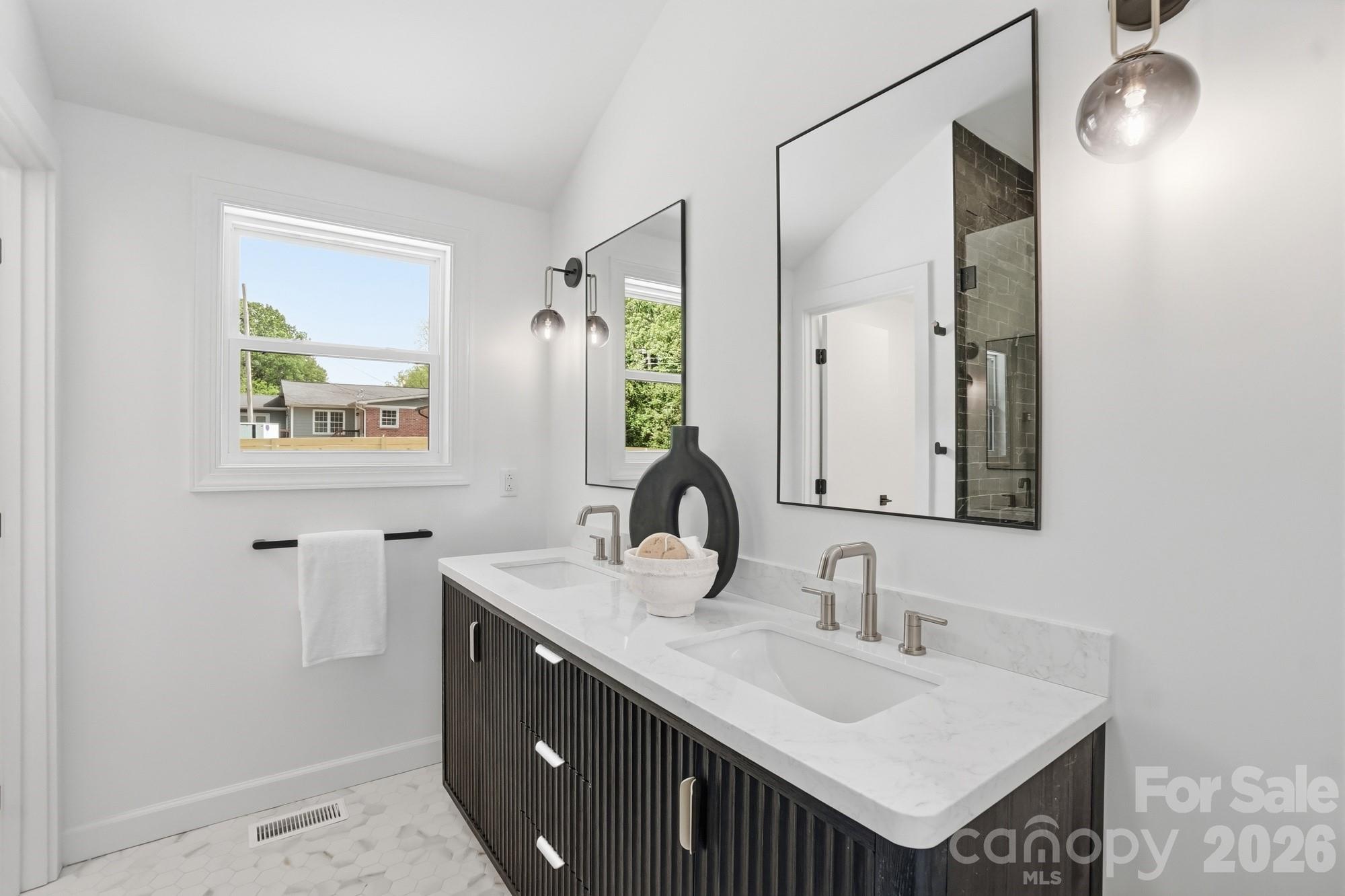 4017 Leeds Drive Charlotte NC 28205