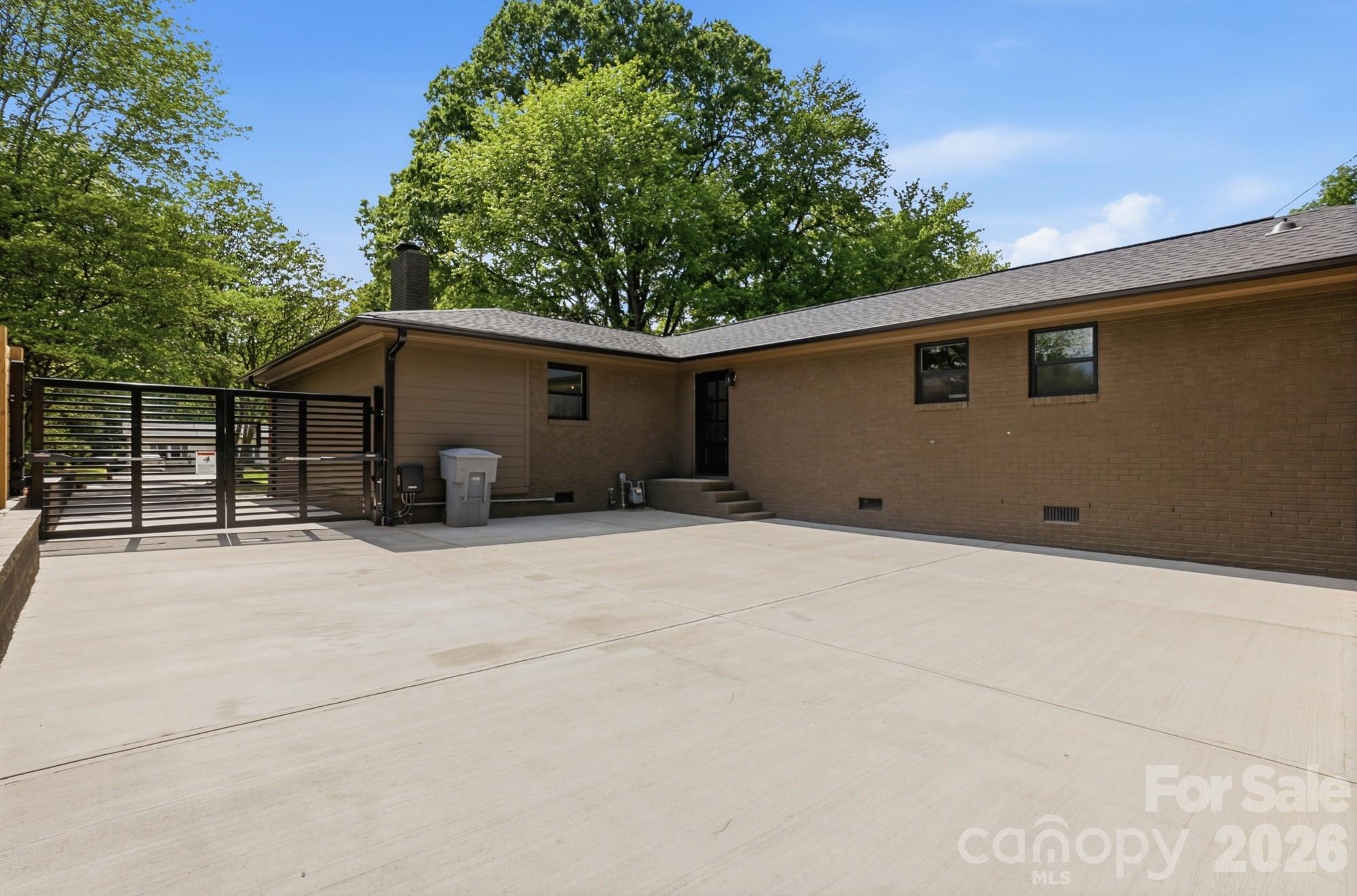 4017 Leeds Drive Charlotte NC 28205