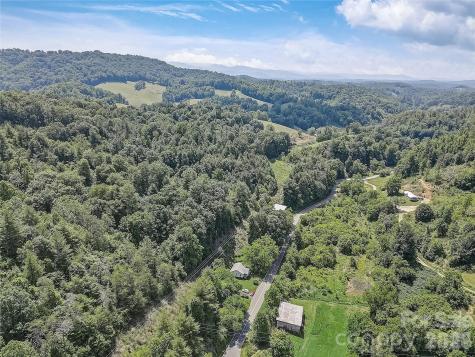 1820 Grapevine Road Marshall NC 28753