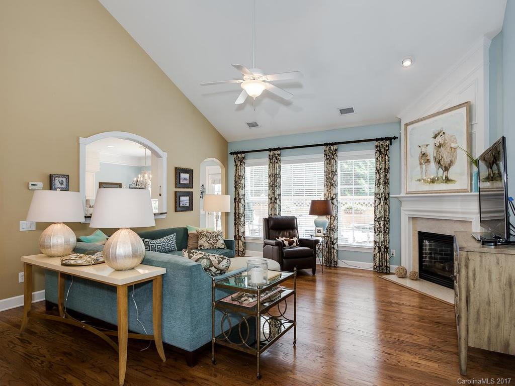 11532 Corliss Avenue Charlotte NC 28277