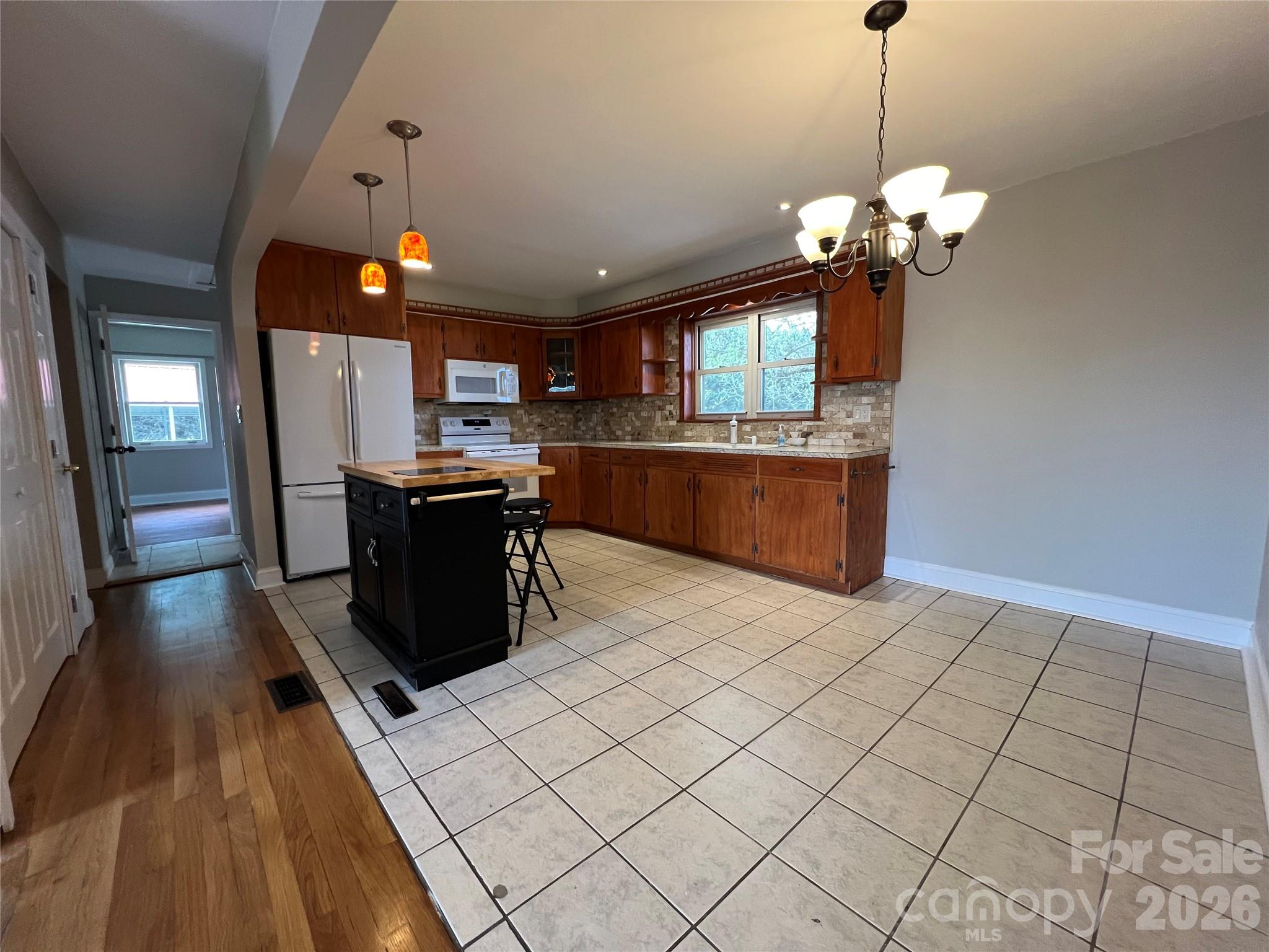 93 Laycock Road Hendersonville NC 28792