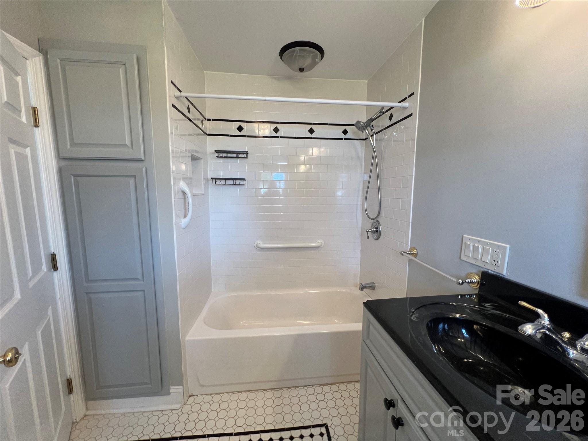 93 Laycock Road Hendersonville NC 28792