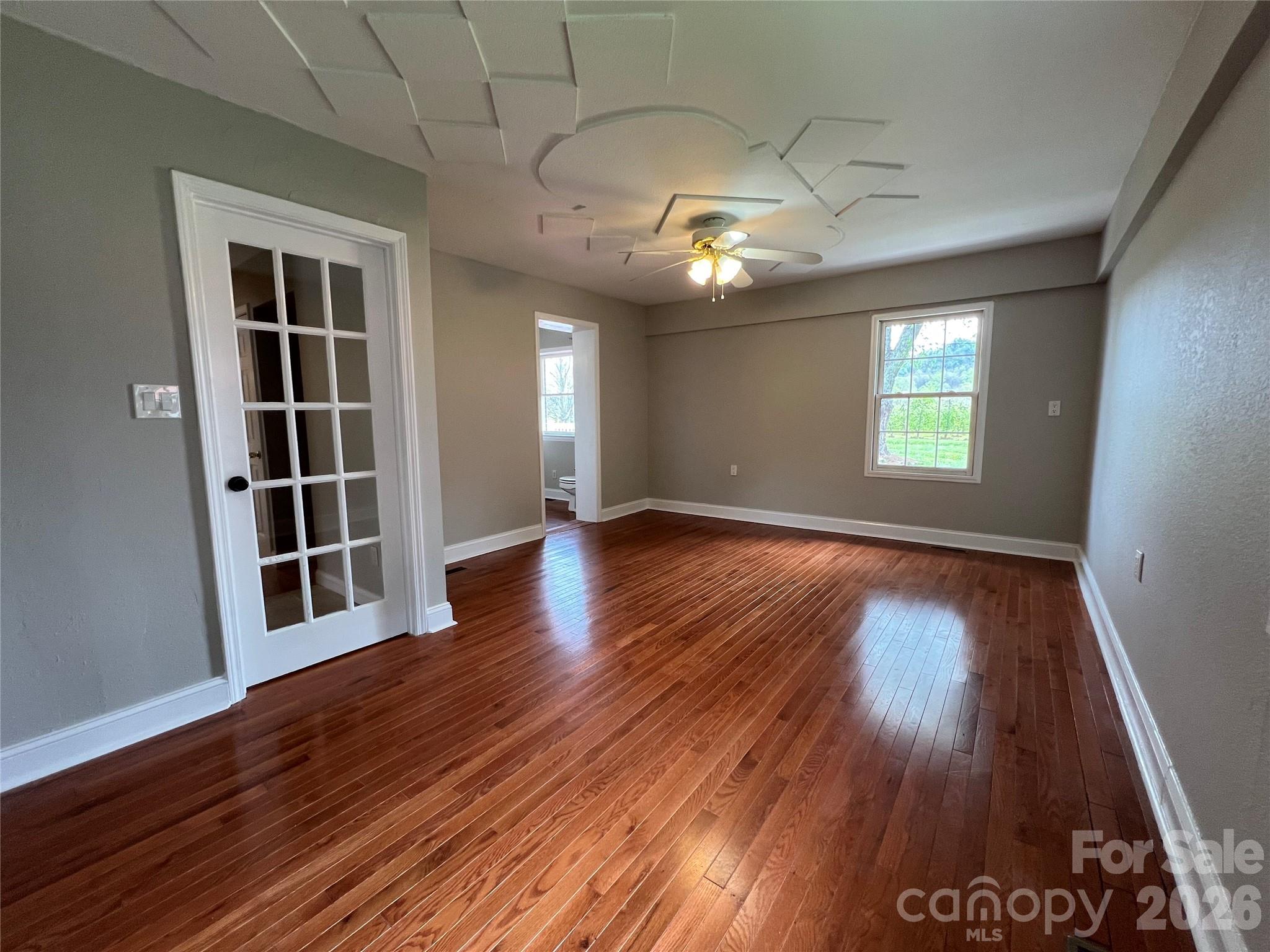 93 Laycock Road Hendersonville NC 28792