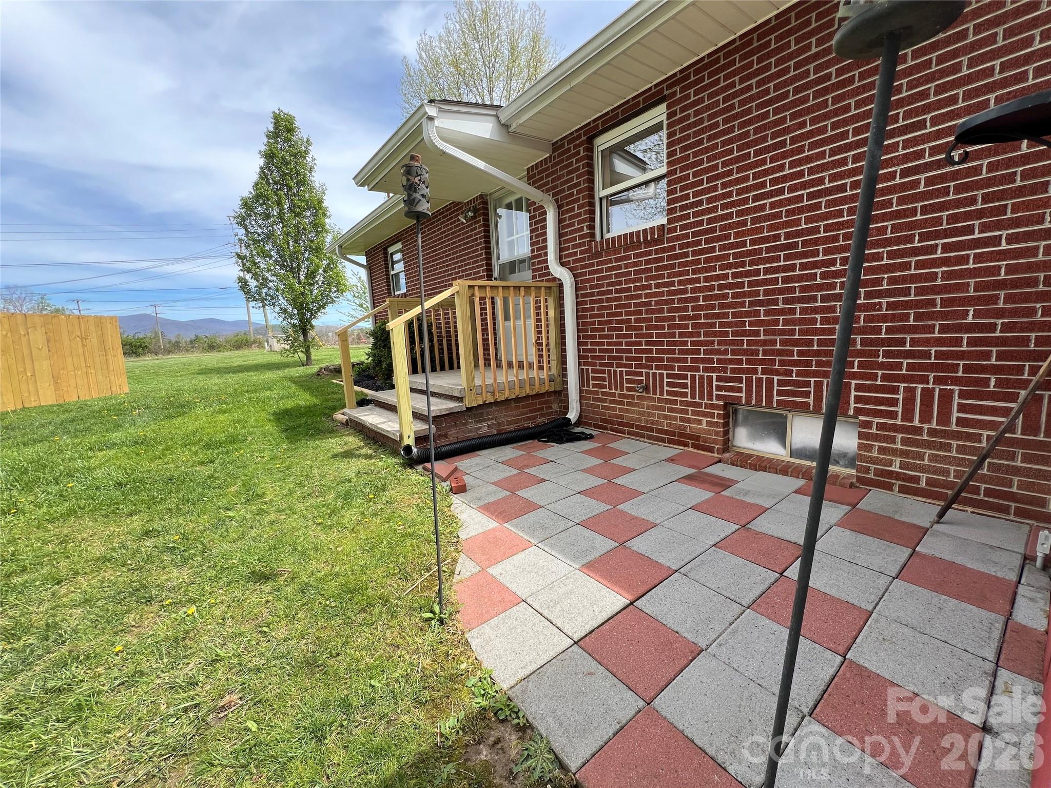 93 Laycock Road Hendersonville NC 28792