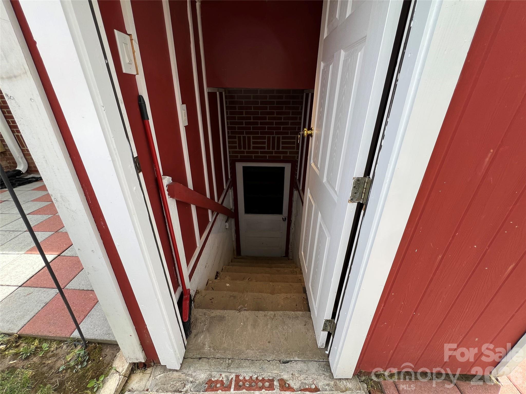93 Laycock Road Hendersonville NC 28792