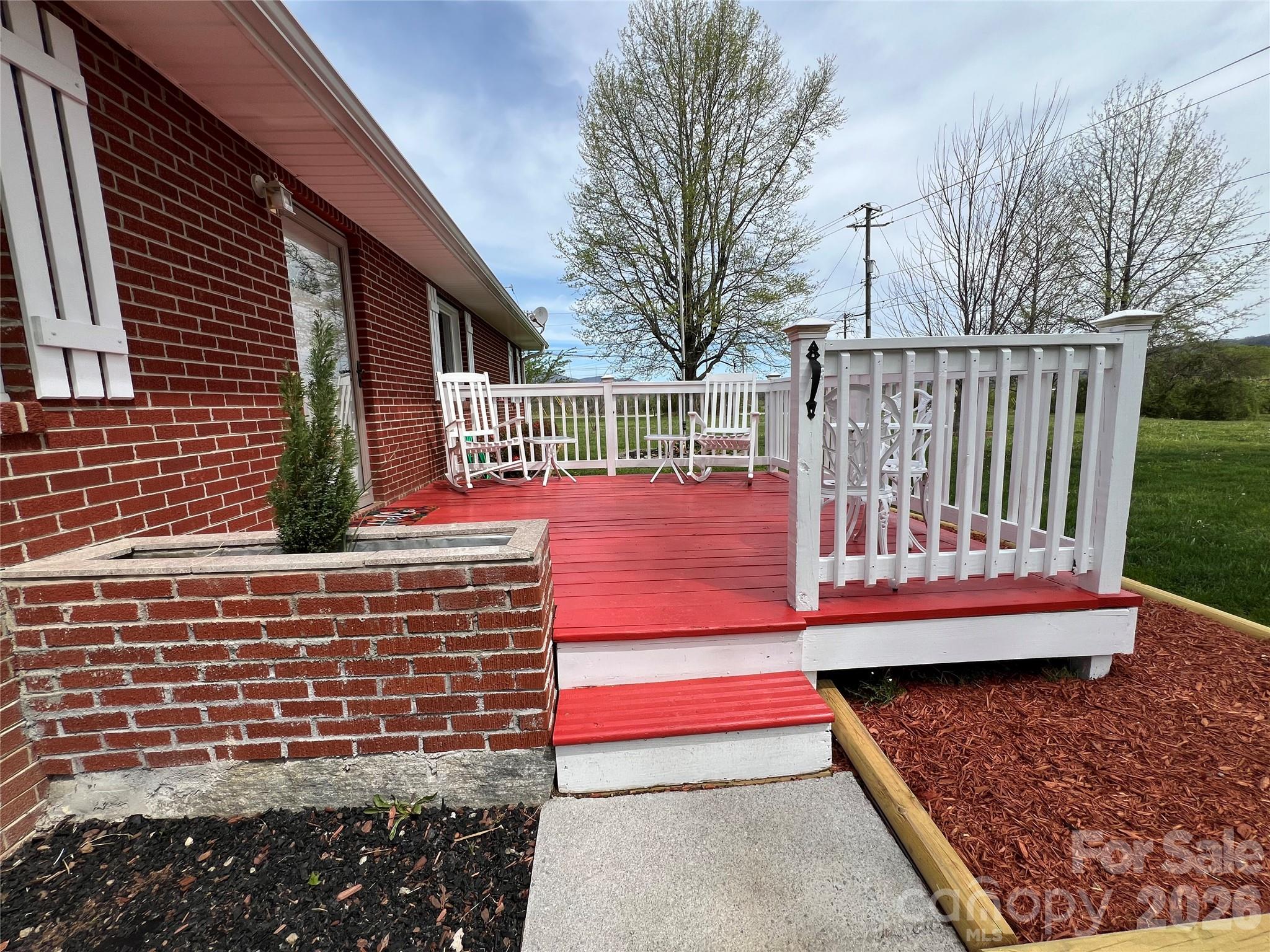 93 Laycock Road Hendersonville NC 28792