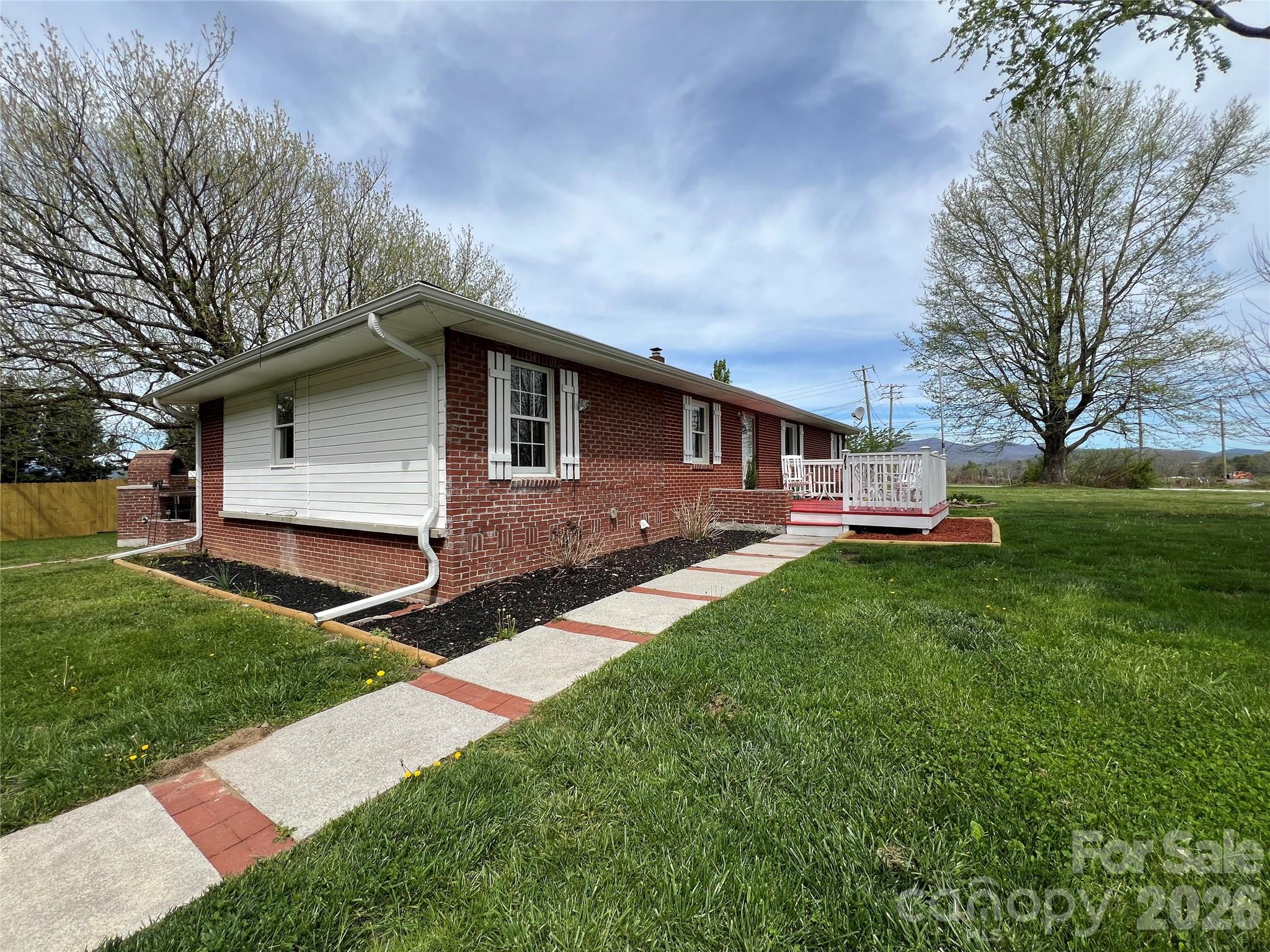 93 Laycock Road Hendersonville NC 28792