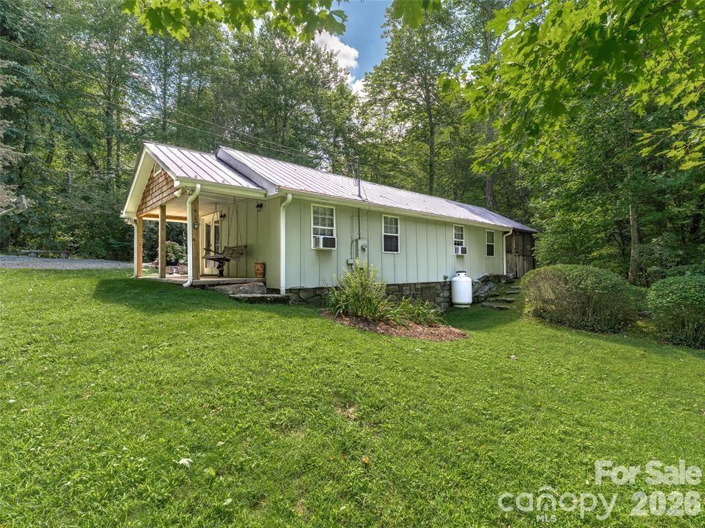 347 Blackberry Inn Road Weaverville NC 28787