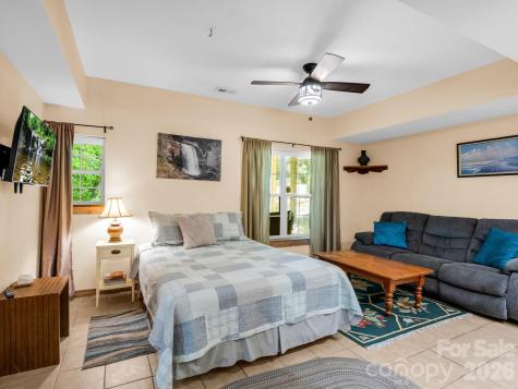 165 Dream Road Hendersonville NC 28792