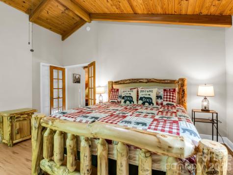 165 Dream Road Hendersonville NC 28792